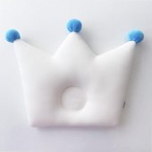 Подушка Корона классика с голубыми помпонами LoveBabyToys